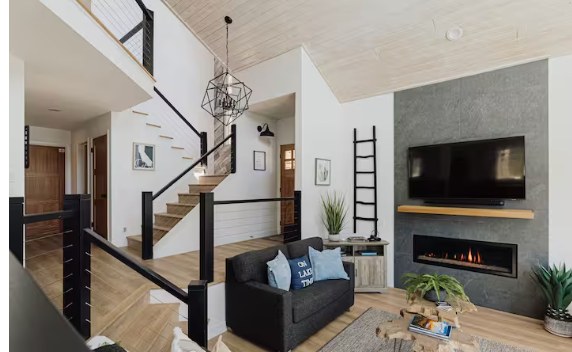 Open staircase and bright entry